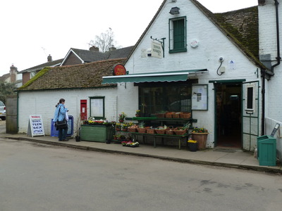 04 Tewin Post Office & Cafe April 2011