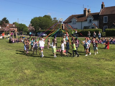 TEWIN COWPER SCHOOL MAYPOLE DANCERS 2018