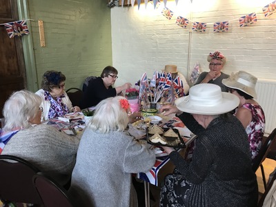 IT'S THAT NOISY TABLE AGAIN.