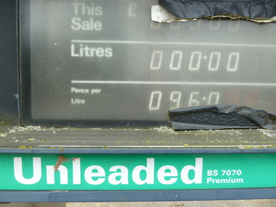 03 Tewin garage pump prices on closure March 2011